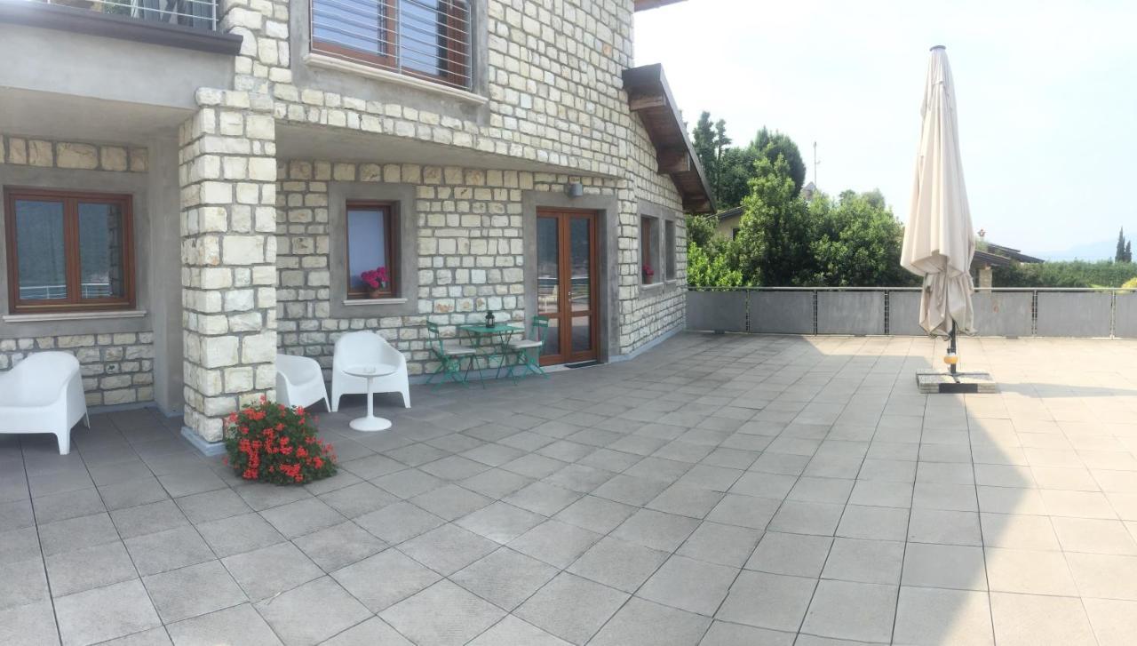 Vela Di Soleville Camere Con E Senza Vista Lago Con Ristorante & Pizzeria Sale Marasino Extérieur photo